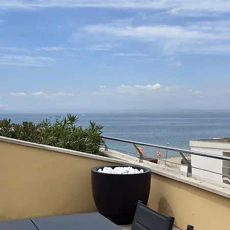 Duplex En Primera Linea De Playa Con Gran Terraza Y Piscina Comunitaria *